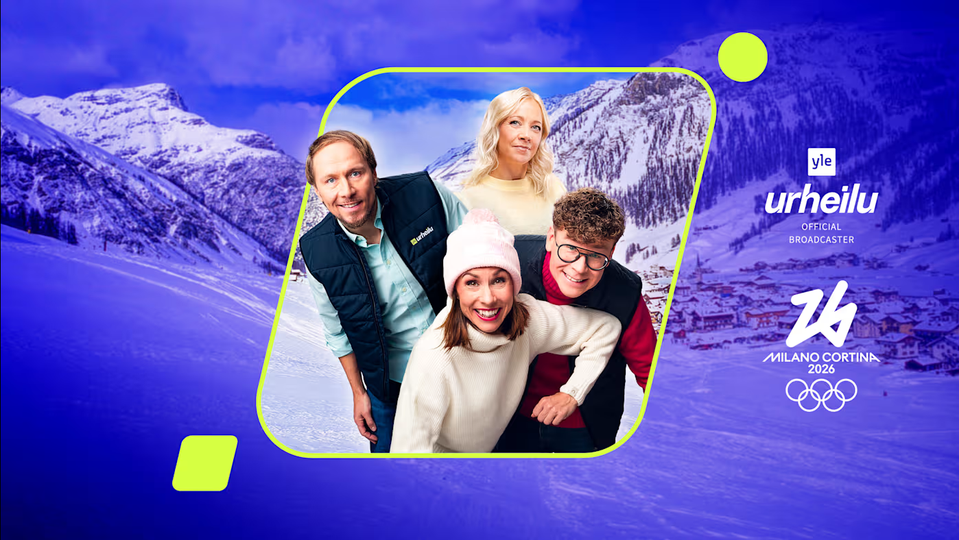 Ylen tiimi on valmiina olympialaisiin. Kuvassa Jussi Jokinen, Kaisa Mäkäräinen, Petra Manner ja Riku Salminen. Kuva: Jukka Lintinen / Yle, AOP. Grafiikka: Joonas Haverinen / Yle